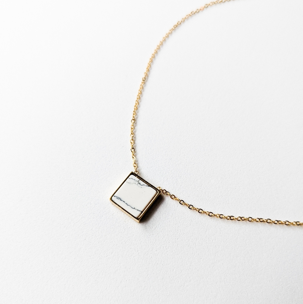 🦋LAST 1🦋 NWT 14k Gold-Plated White Marble Pendant Necklace